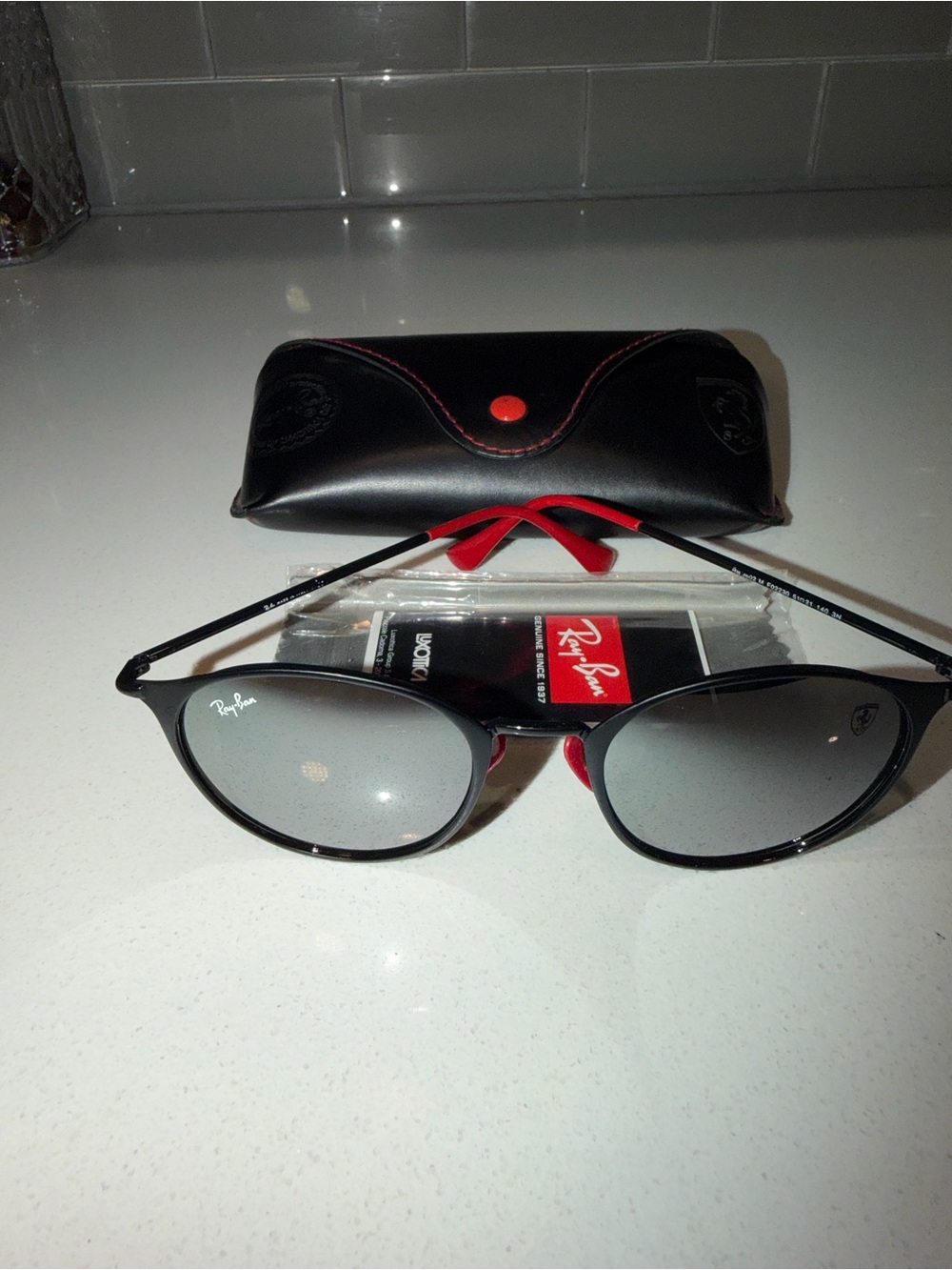 FERRARI X Ray-Ban Black and Red Sunglasses with Case - never used - unisex